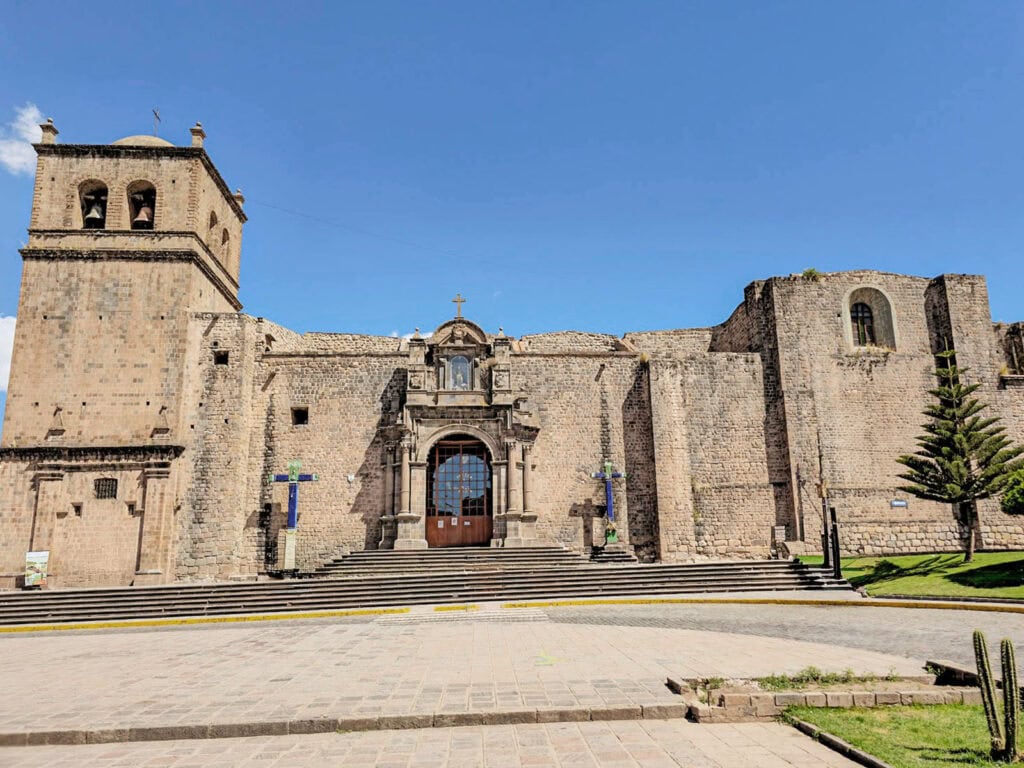 Stone building of the Museo y Catacumbas del Convento de San Francisco de Asis de Cusco