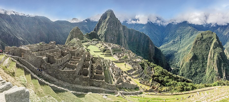 A panoramic view of Machu Picchu - Machu Picchu Circuits