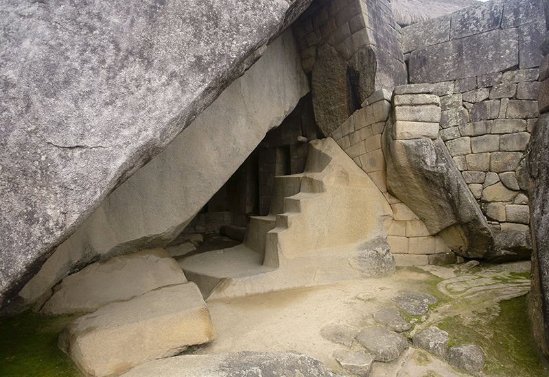 The Gran Caverna, or Great Cavern on route 3C at Machu Picchu